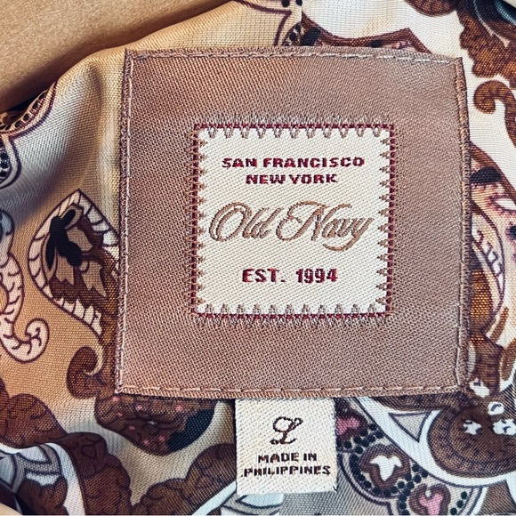 Beautiful Fuchsia Velvet Blazer with Gold Button Detail - Picture 2 of 8